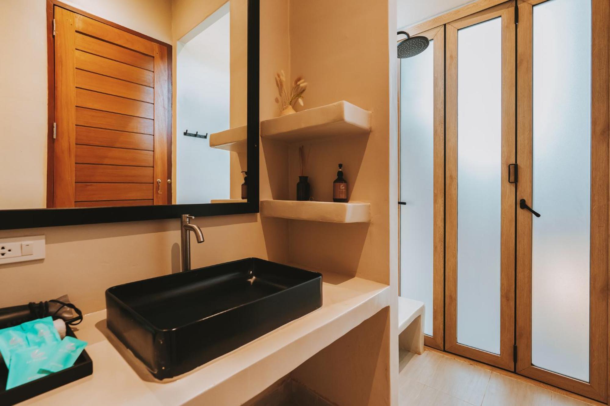 Le La Lake Resort And Spa Kaeng Kachan Zimmer foto