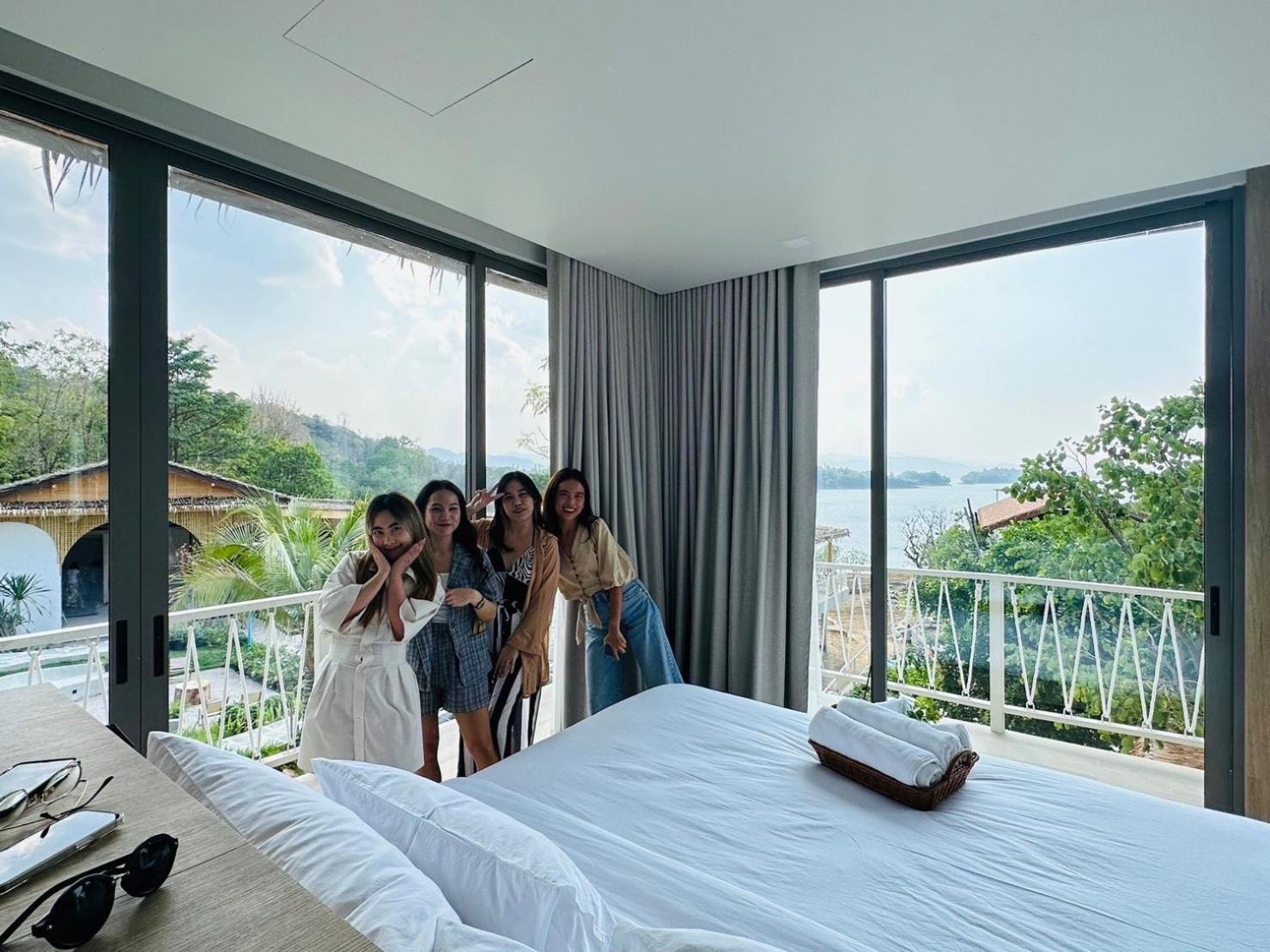 Le La Lake Resort And Spa Kaeng Kachan Zimmer foto