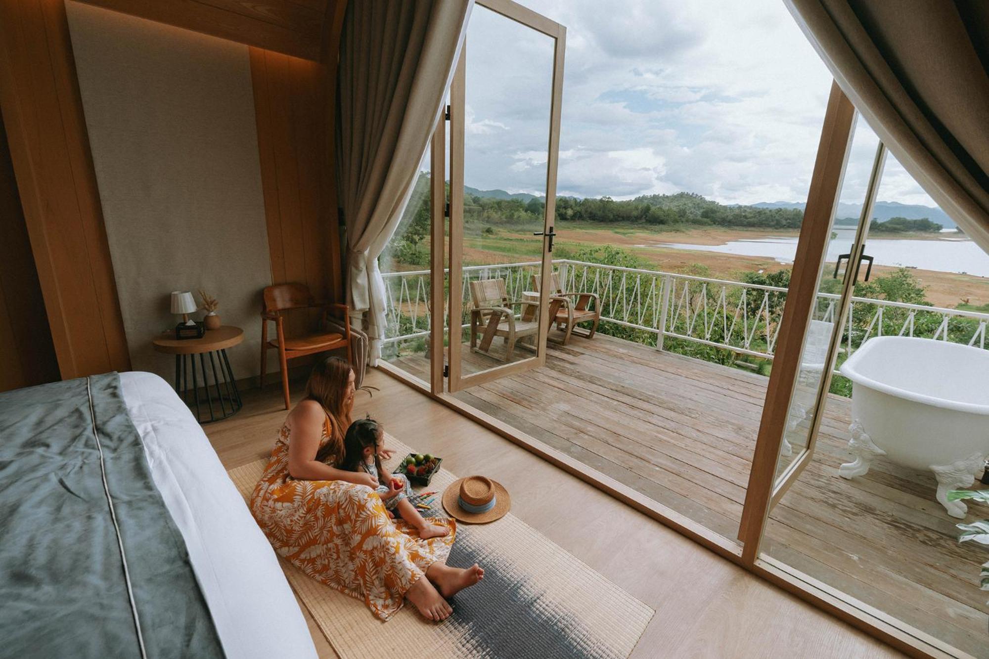 Le La Lake Resort And Spa Kaeng Kachan Exterior foto